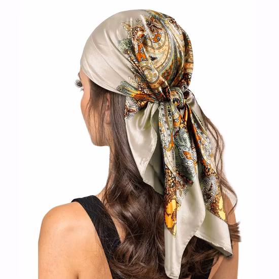 Seta sciarpa a testa quadrata 100% 16mm 110 * 110 di moda all'ingrosso con grande carrozza